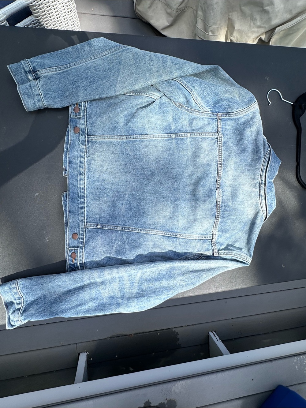 Like New Gap 1969 Classic Denim Jacket - Picture 6 of 8